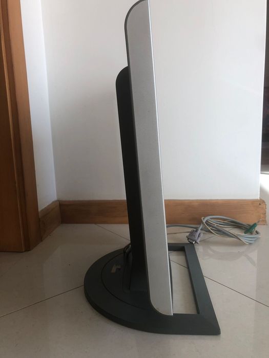 Ecrã/Monitor Medion