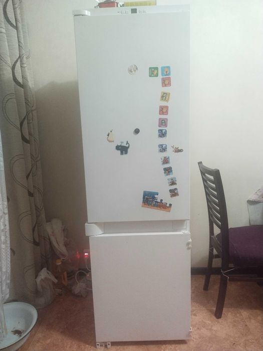 Продам холодильник встройка