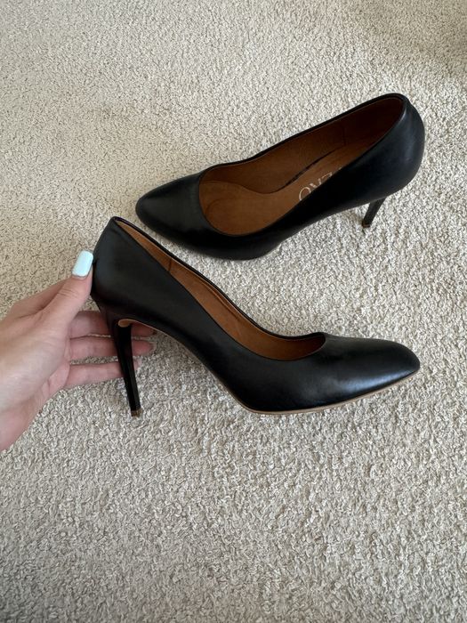 Skórzane buty na obcasie ryłko
