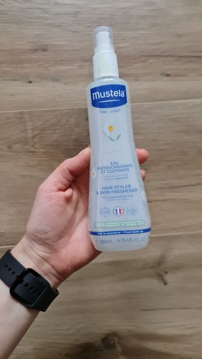 Mustela odświeżający spray ułatwiający rozczesywanie włosów 200ml