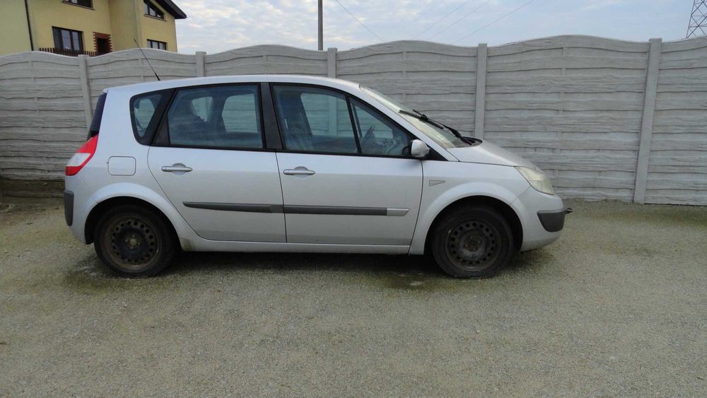 Lampa lewa przód przednia Renault Scenic II 2