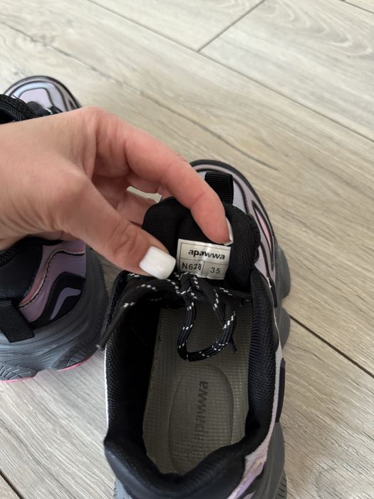 Кросівки для дівчинки Apawwa