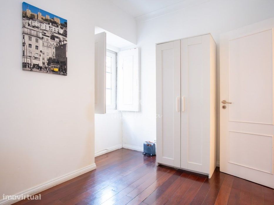 Apartamento T3 com Licença de Alojamento Local e Terrço - Lisboa