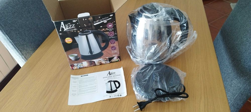 Chaleira de água elétrica Alizz A85A, 2 L, cor preta