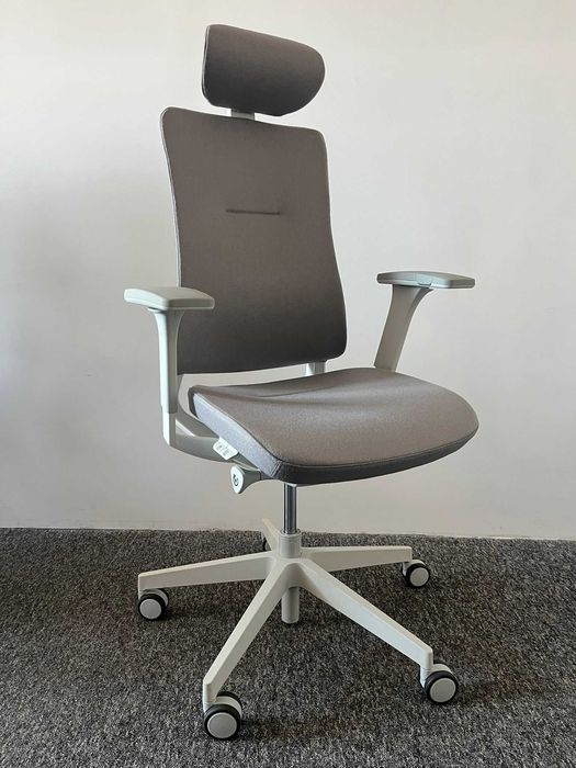 Fotel biurowy 131SFL jasnoszary