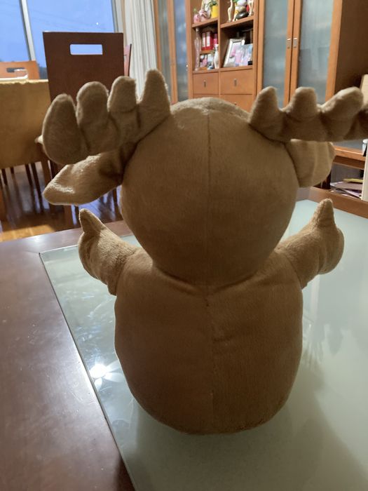 Rena de peluche bege escura