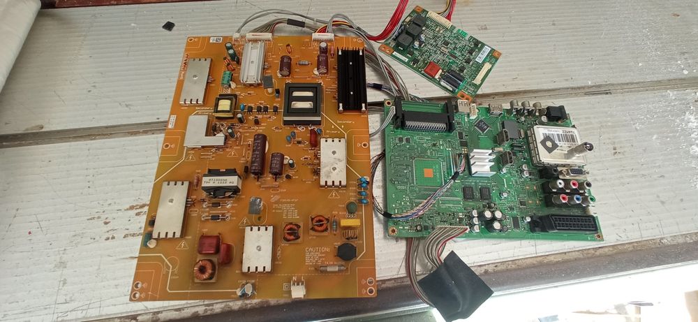 Componentes TV Grundig 32VLE3000C