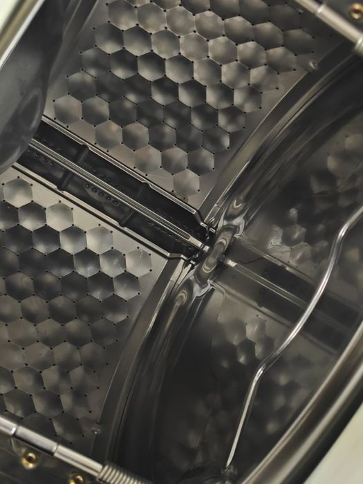 Вертикальна пральна машина Miele TopStar