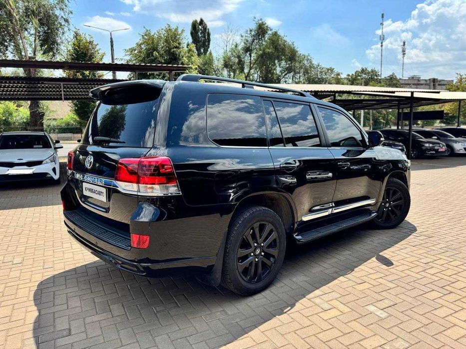 Toyota Land Cruiser 200