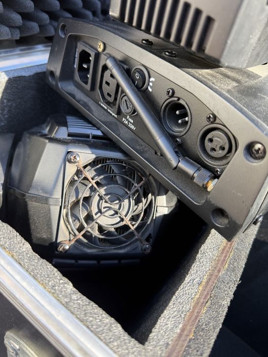 Głowice ruchome 8x Showtec Phantom 50 led mk1 - wifi dmx - 2 case show