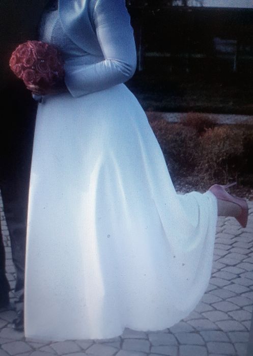 Suknia ślubna ecru 40/42