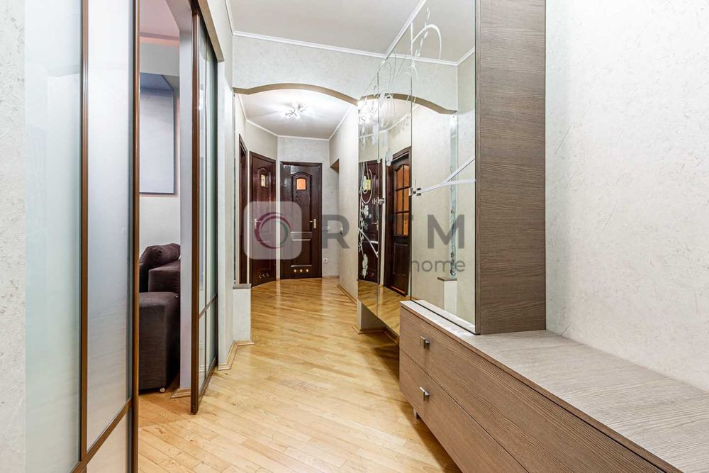 Продаж 3 кімнатна квартира з ремотом, Шевченківський район.