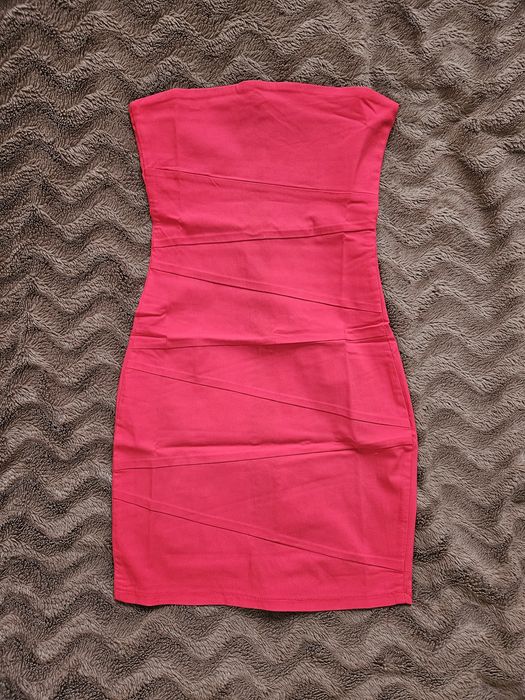 Czerwona mini sukienka