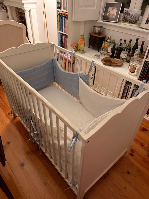 Cama de grades de bebé IKEA