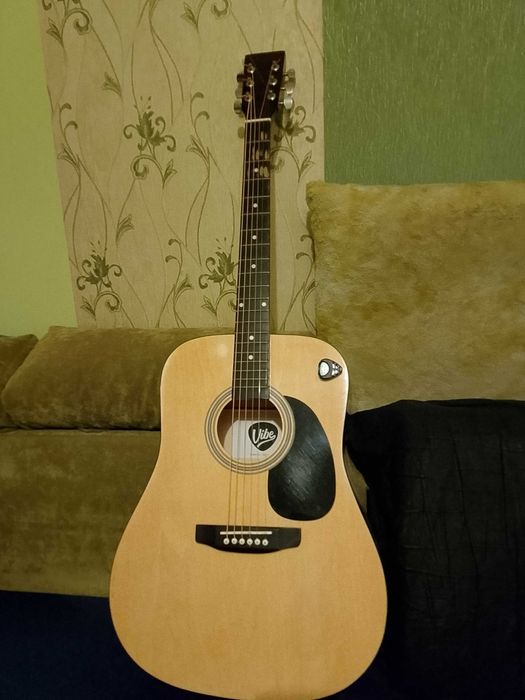 Akustyczna gitara vibe