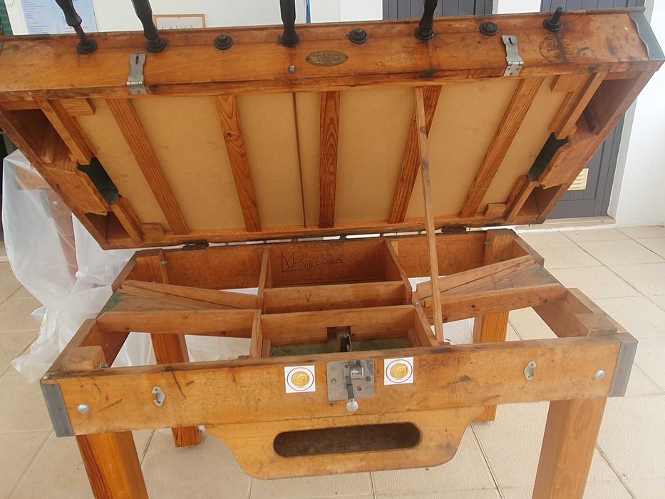 Matraquilhos profissionais com moedeiros e bolas.