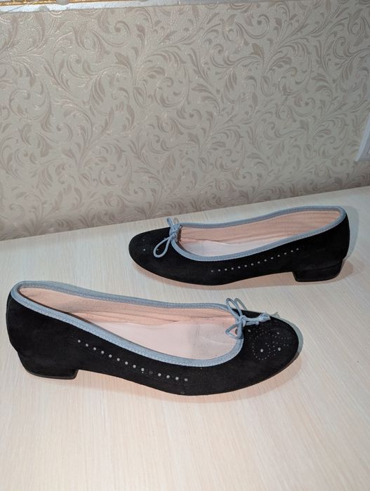 Замшеві туфлі Іспанія 40 р по уст 26 см ширина 8 см в хорошому стані