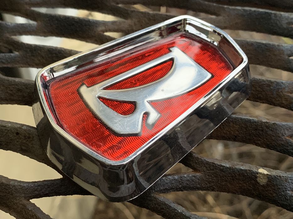 Емблема ваз 2101, ваз 2102 заводська нова