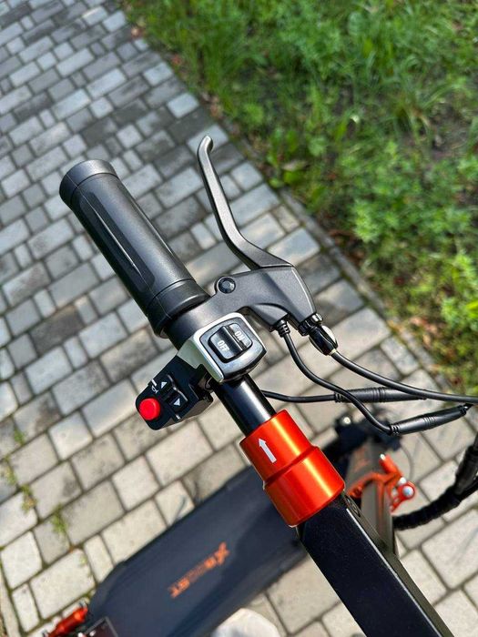 Электросамокат черный XBUST 0O1 REV2 (800 Вт, 15А) Електросамокат XB