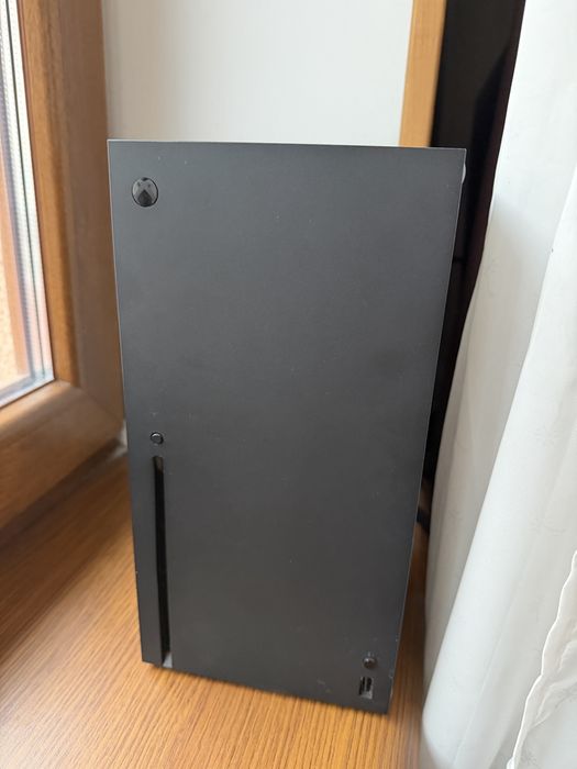 Продам Xbox X 1TB