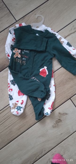 Świąteczne ubranka dla noworodka