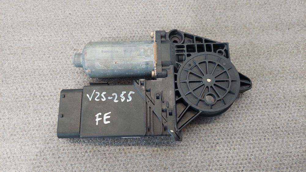 Motor vidro frente esquerdo VOLKSWAGEN Passat Variant (3B5)