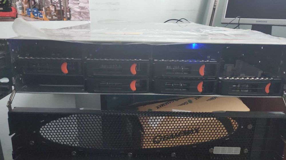 Продам сервер з США 6 ядер 2,6 ГГц DDR3 40Gb + ssd 120