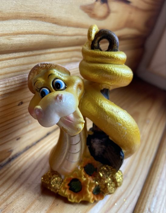 Статуэки Змеи 2025