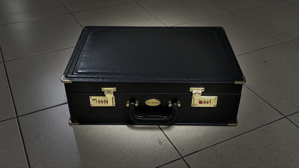Mala/Valise vintage em pele preta – Line Solingen