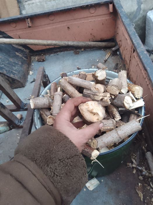 Продам гілкоруб з дровоколом.