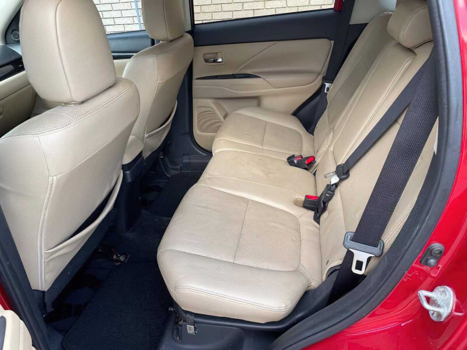 Mitsubishi Outlander SEL      2017