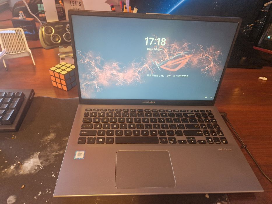 Laptop ASUS z grafiką Ultra HD 620 i Windows 11 / dysk SSD / 8Gb ram