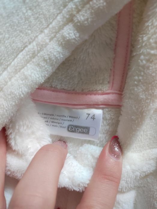 Продам костюмы для девочки