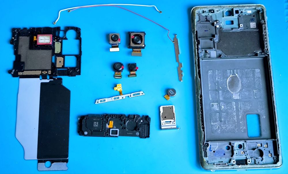 Samsung galaxy S20 FE 4G Запчастини.
