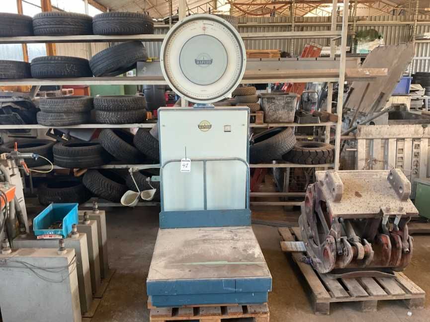 Balança antiga como nova