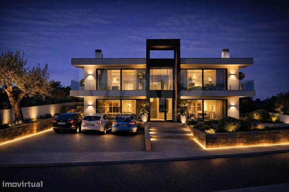 Apartamentos T2, com jardim a 8 minutos da Praia