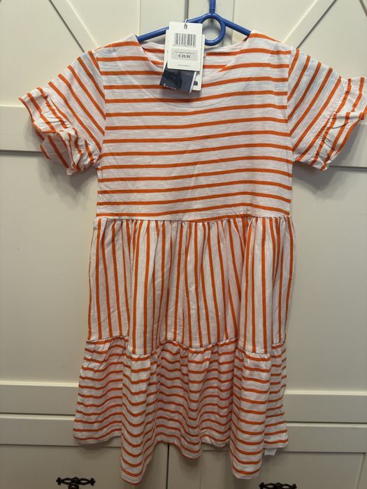 Продам платье бренд Melby