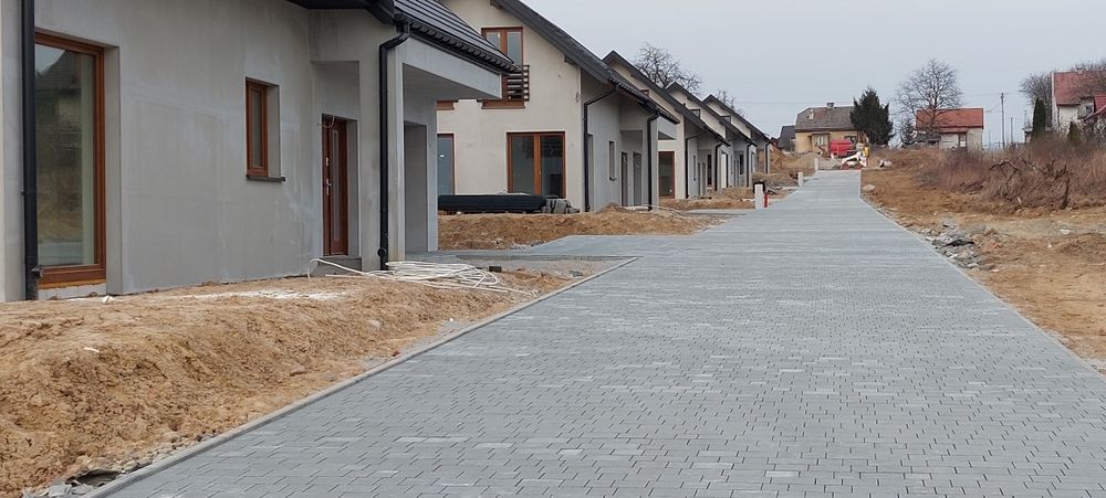 Usługi brukarskie,  układanie kostki brukowej