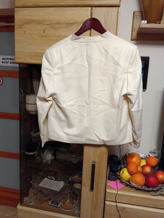 Okazja Garsonka 2 części ecru wełna 100 procent M 38