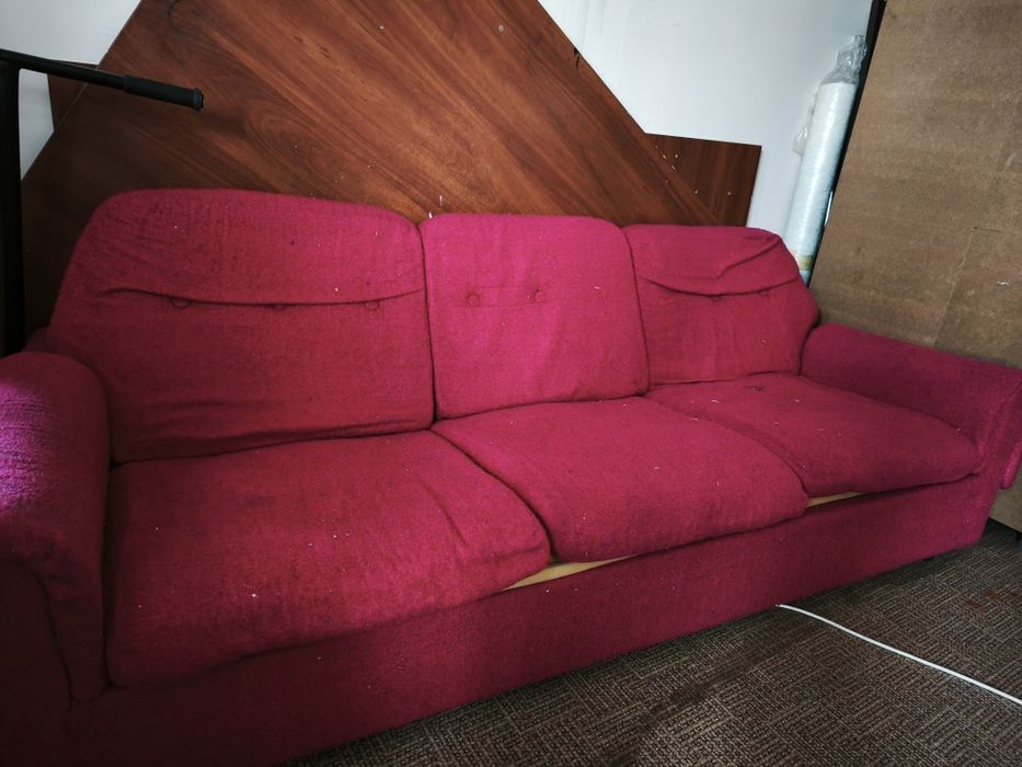 Віддам диван безкоштовно