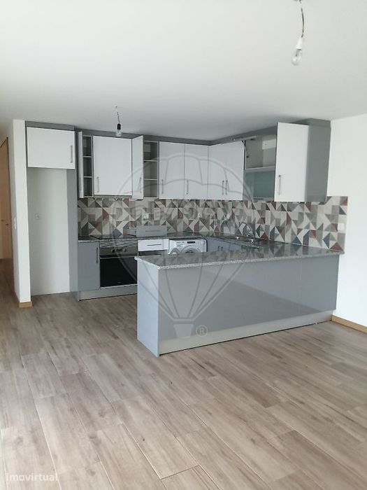 Apartamento T4 para arrendamento