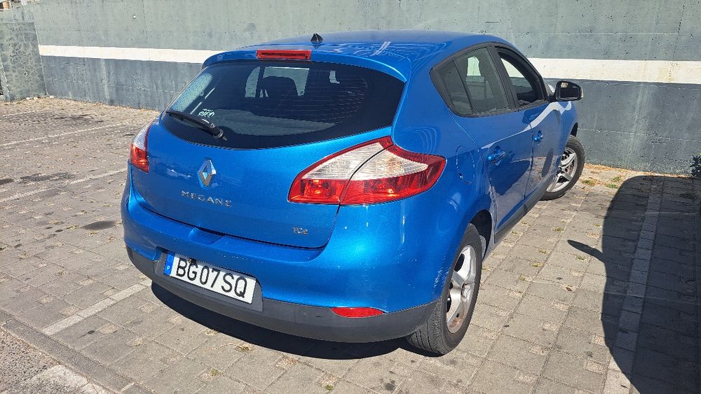 Vendo carro megane.ano 2015