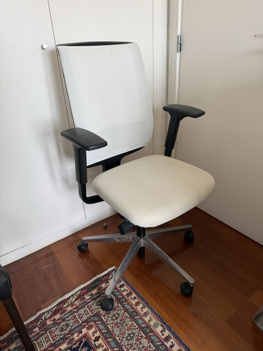 Cadeira de escritório Steelcase branca