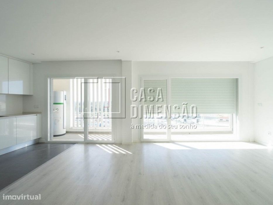 Apartamento T3 localizado na zona de Santa Marta do Pinhal, com var...