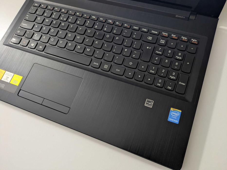 Laptop Ultrabook Lenovo 15.6" Ram 8GB Dysk SSD 256GB USB 3.2 Windows 11 Bateria 6 godzin HDMI + Torba