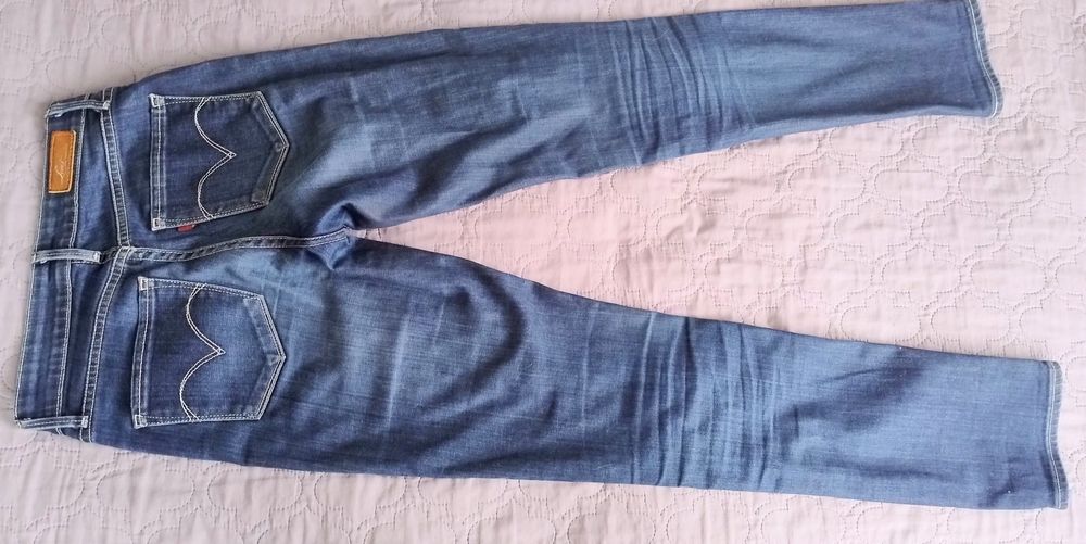 Levis Demi curve classic skin leg  W25 L32 granatowe