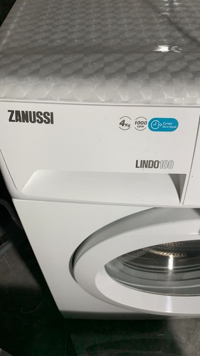 Продам пральну машину  на запчастини. Полетіла кресовина. Барабан важк