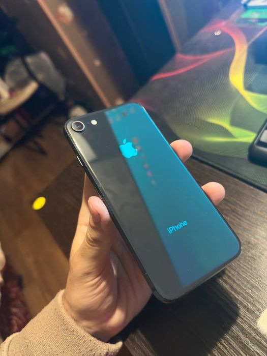 IPhone 8 64gb neverlock новая батарея