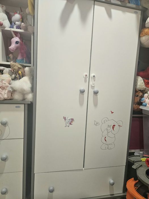 Meble dziecięce szafa i komoda