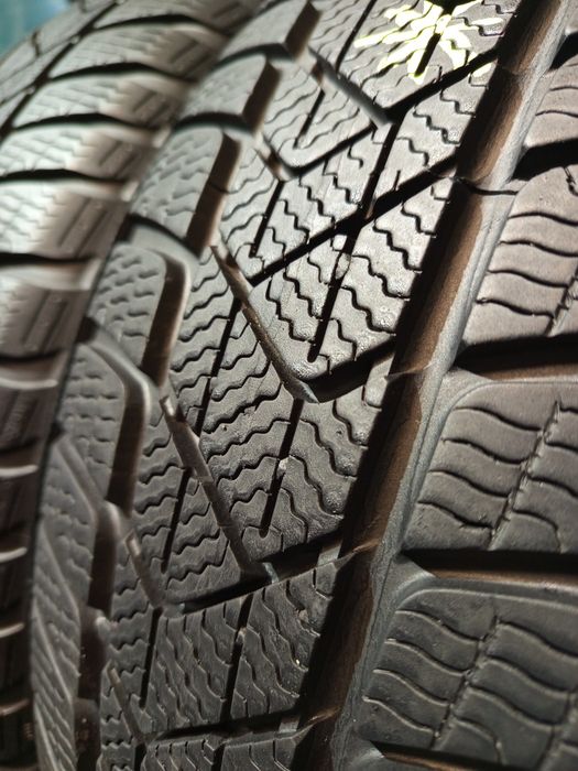 205/60R17 Pirelli Sotto Zero 3